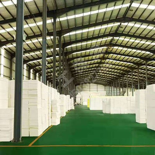 如何解決聚苯板截面發(fā)泡或出料不均勻導致的破泡？