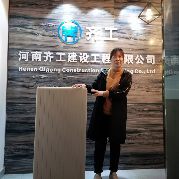 xps擠塑板在機械設(shè)備上生產(chǎn)復(fù)雜且嚴格